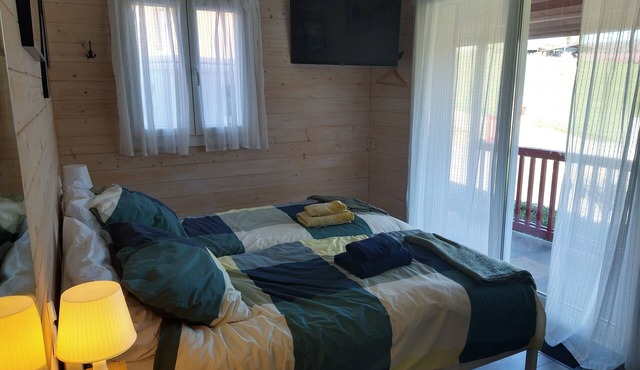 Two pers Studio Adèle - view of the Pyrenees - 7km from Saint-Jean-Pied-de-Port.