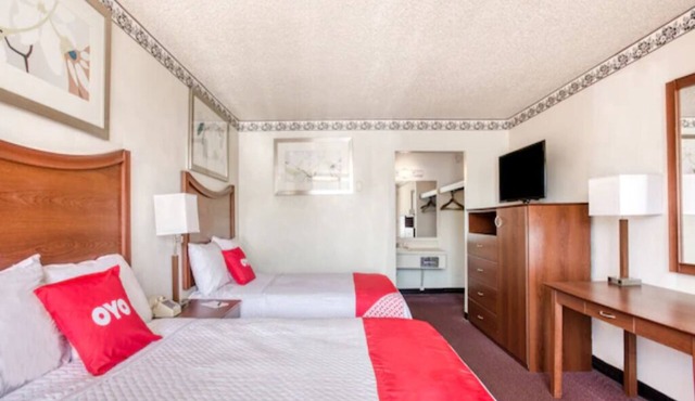 Two Pet-Friendly Rooms w/Tea/Coffee Maker & Parking at Templeton
