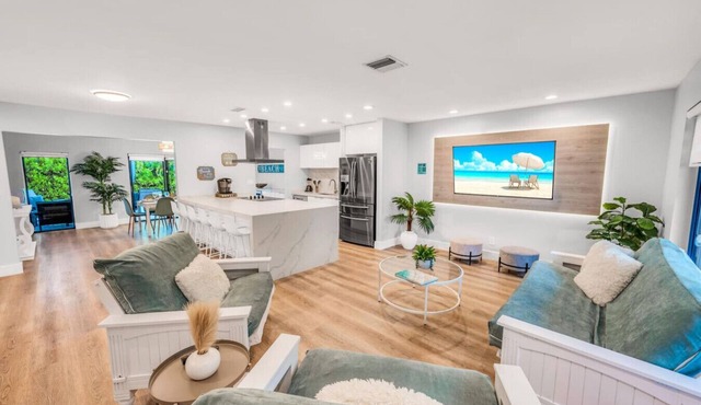 Two Private Homes with Heated Pool Near Fort Lauderdale – Sleeps 16