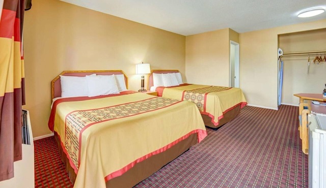 Two Queen Bed Room, Scottish Inns Ashland, Right Off Interstate 5, Free Parking