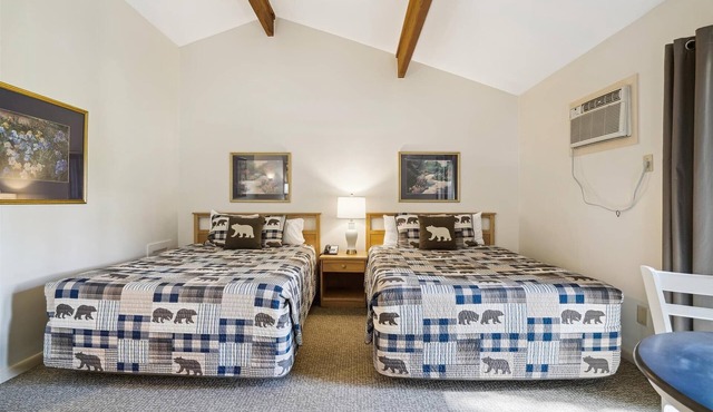 Two Queen Bed Standard Hotel Room w/outdoor heated pool 204