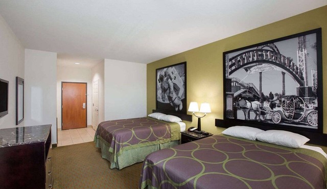 Two Queen Beds Room, Scottish Inns, Guest Laundry, Complimentary Parking