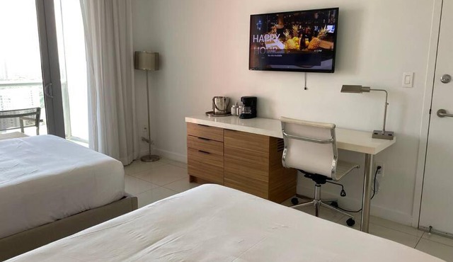 Two queen size bed studio Miami