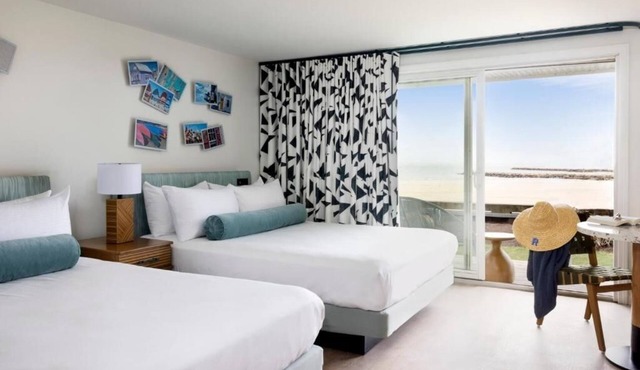 Two Relaxing Rooms with Pool Access for Seaside Lovers | Oceanfront Stay