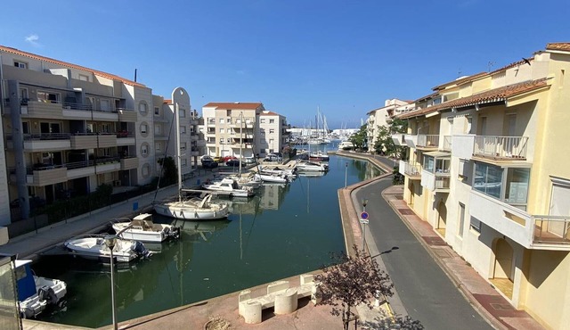 Two-room apartment with balcony, BBQ and parking near the beach