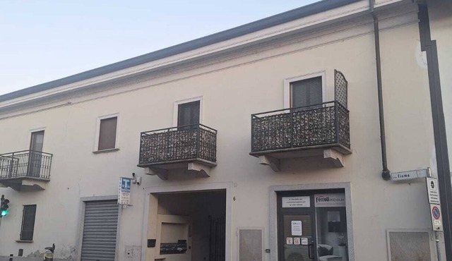Two-room apartment in Gambolò, very central
