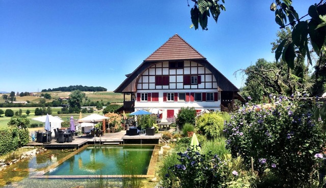 Two-room flat for up to 4 people near Bern.