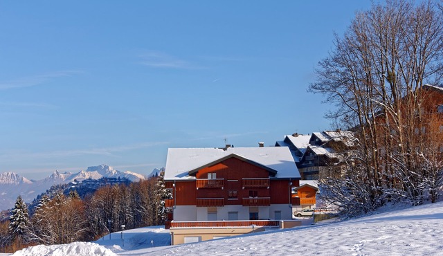 Two rooms 200m from the cable car, parking, high-speed wifi, large terrace