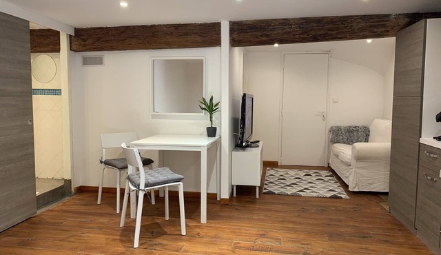 Two rooms Gignac historical center