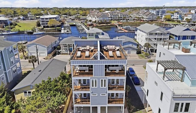 Two SeaView Lux Suites | 10BR w/Elevator-Sleeps 32