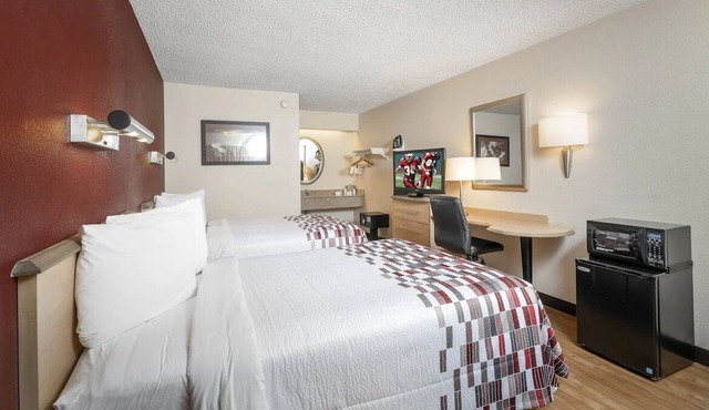 Two Spaces! Experience a Weekend of Fun! Pet-friendly, FREE Parking!