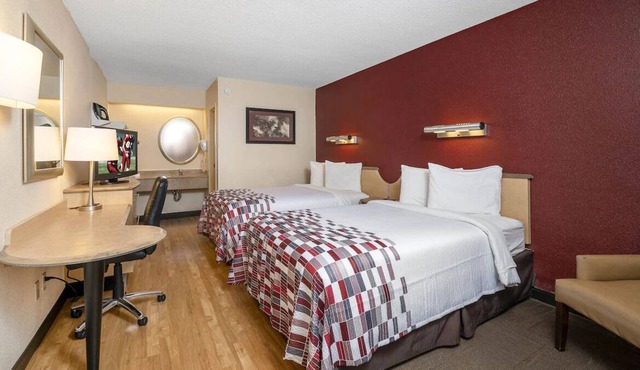 Two Spaces! Near Downtown Buffalo! w/ Free Parking, Pets are Allowed!