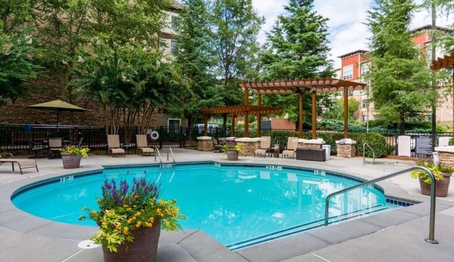 Two Spacious 2BR Suites with Full Kitchens, Free Breakfast! Pool, Pets Allowed!