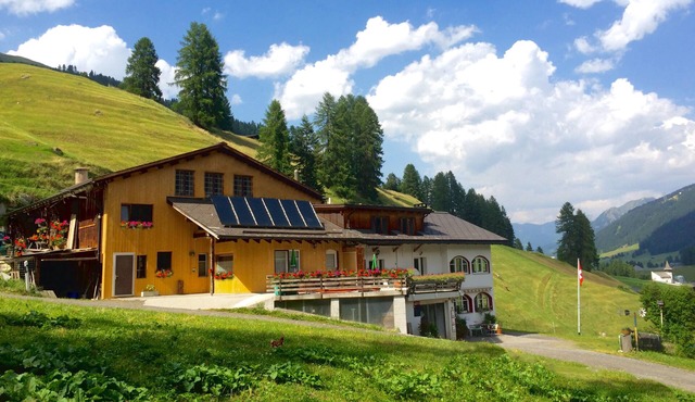 Two-storey and family-friendly apartment in the ski, sport & hiking area Davos