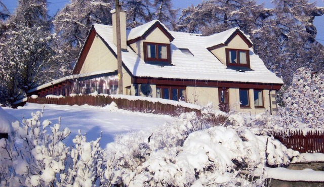 Two Storey House With Fabulous Mountain Views