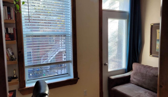 Two-storey Townhouse in centre of Montreal (little Italy)