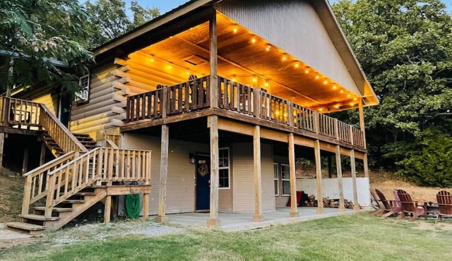 Two Story Cabin Near Lake Eufaula