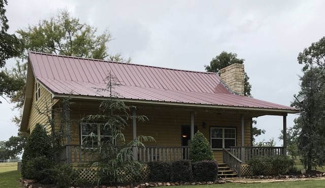 Two story mountain setting lodge
