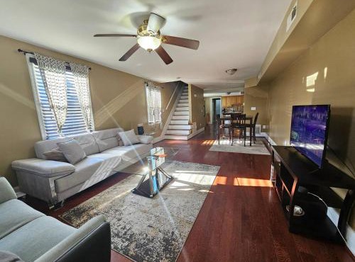 Two Story Queen Primary