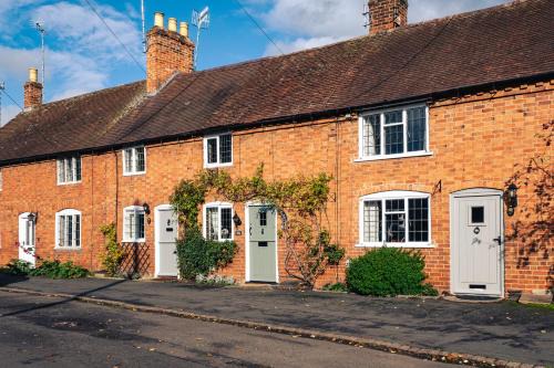 Two Stunning Cottages near Stratford-upon-Avon