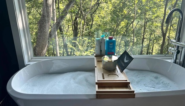 Two Tree Retreet Treehouse With Hot Tub Secluded Stay