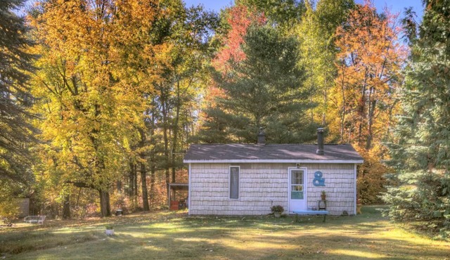 Two Trees: Lake Huron Cottage on the Sunrise Side; dog friendly