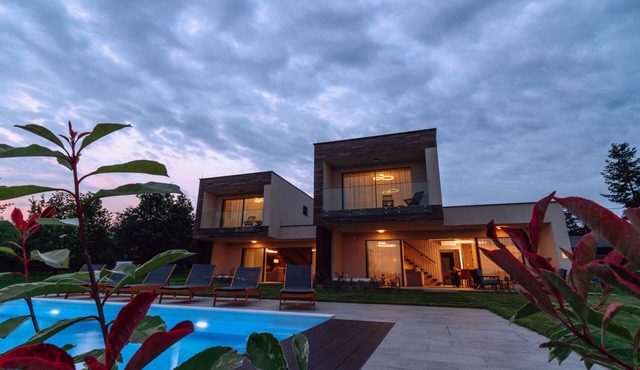 Two villas in Zagorje with jacuzzi, sauna, pool, and kids’ playground