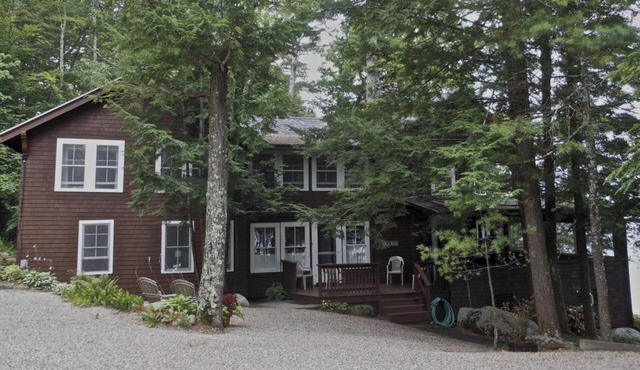 TWO WEEKS IN JULY REMAIN - Classic Lake House on Winni