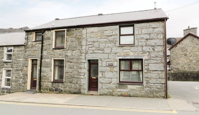 TWROG, family friendly, with a garden in Blaenau Ffestiniog