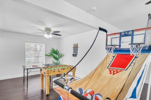 TX1 House Sauna & Game Room Fun For Groups