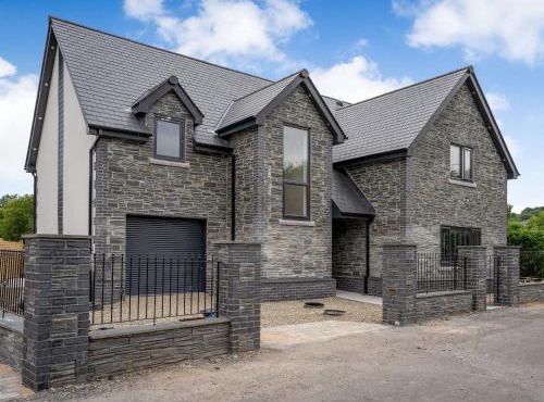 Ty Afon Reg - Uk38509