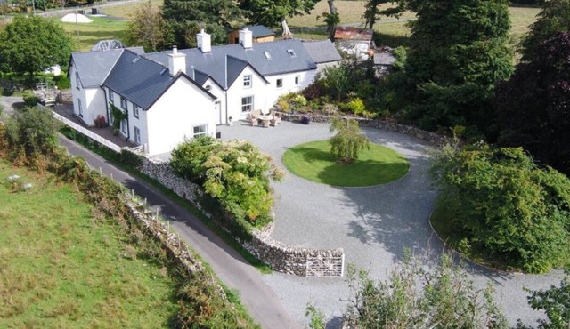 Tŷ Brithdir - Four Bedroom House, Sleeps 8