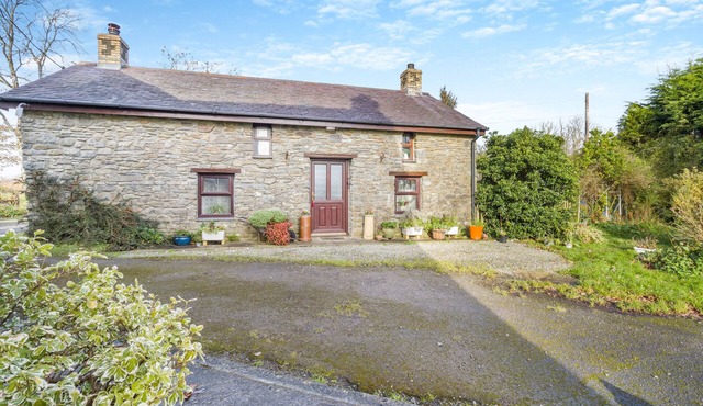 Ty Clyd - Two Bedroom House, Sleeps 4