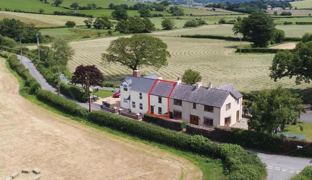 Ty Doli Cottage, rural location just outside Conwy town