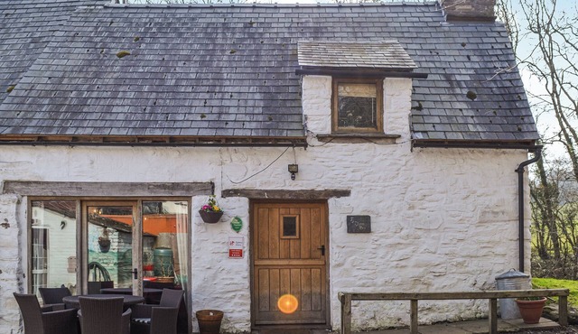 Ty Fferm Hen - UK36420