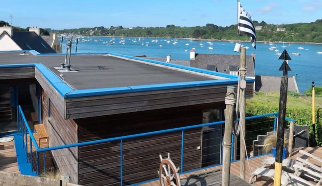 Ty Glas by Interhome