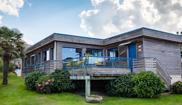 Ty Glas by Interhome