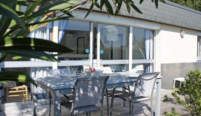 TY Greg by Interhome