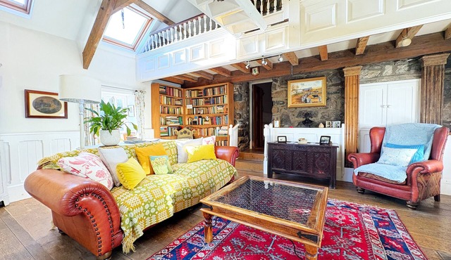 Ty Isaf - Two Bedroom House, Sleeps 4