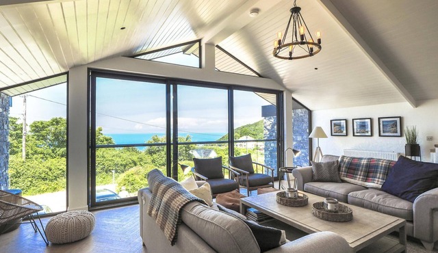 Ty Machlud, Tresaith