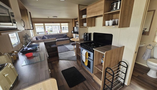 Ty Mawr Chalet Sleeps 6 With Fireplace