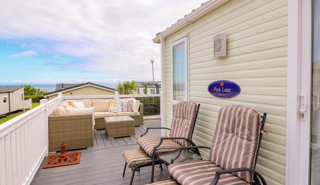 TY SEREN, family friendly, country holiday cottage in New Quay