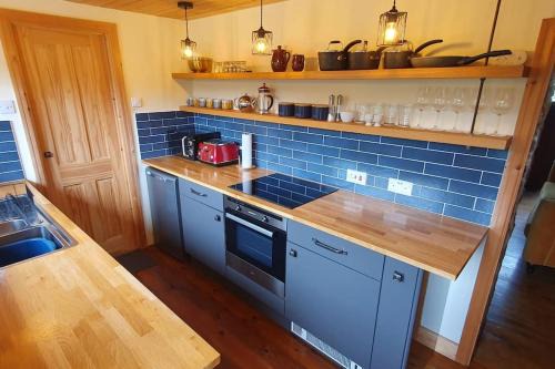 Ty Taf- 2 Bed Cottage with Quick & Easy Transport Links to Cardiff Centre