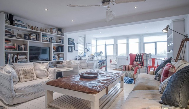 Ty Y Mor, Aberporth - Two Bedroom Cottage, Sleeps 4