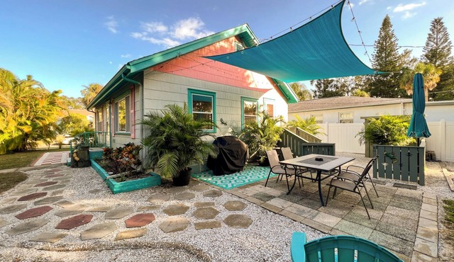 Tyn & Marty's Old-Fashioned Beach Cottage