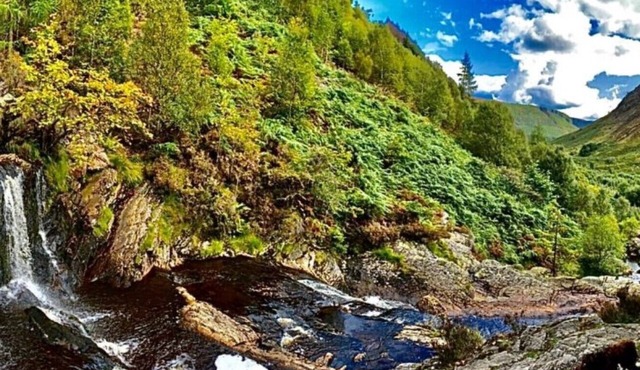 Tyn Shettin Lodge Hot tub Retreat