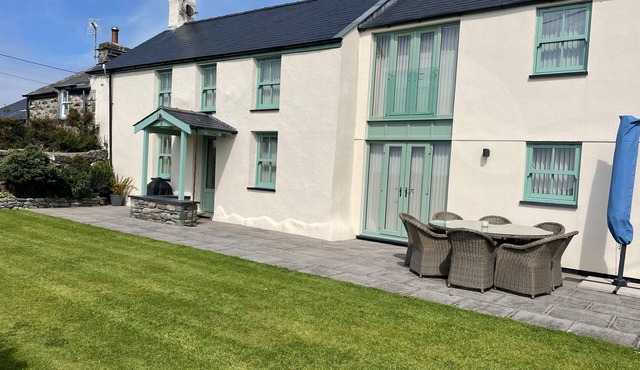 TYN Y BUARTH, pet friendly, with a garden in Dyffryn Ardudwy
