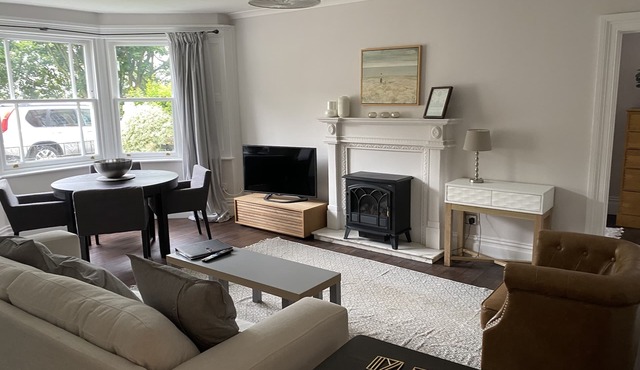 Tynemouth apartment in superb location overlooking the river. Dog friendly