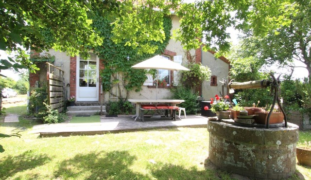 Typical house with enclosed garden in the heart of Cotentin