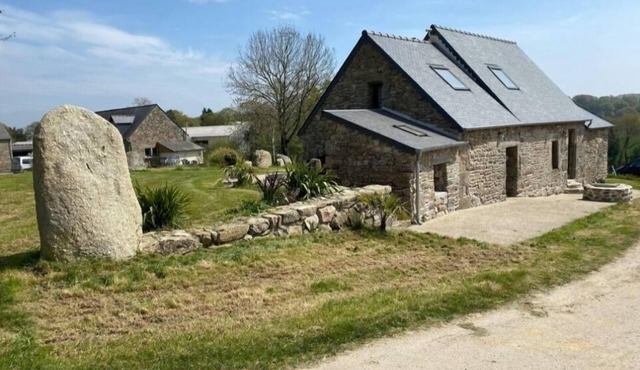 Typical Breton farmhouse in the heart of the Argoat region. Go green!